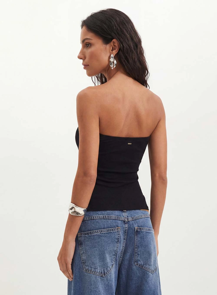 Blusa Feminina Com Aplicações No Decote- Slim Preto 2