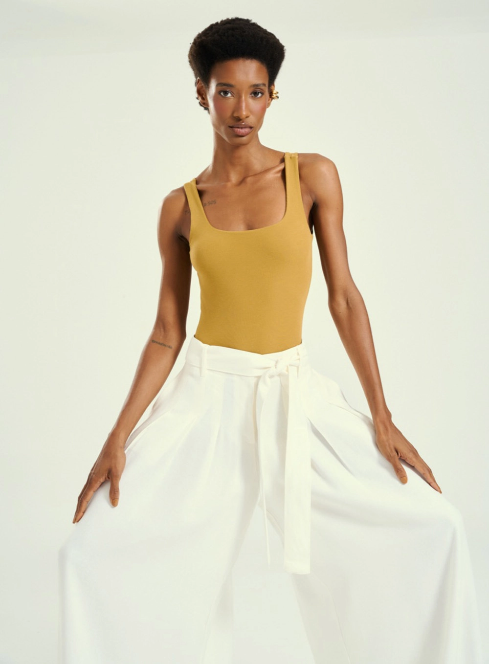 Calça Feminina Linho Com Amarração Off Shell 3