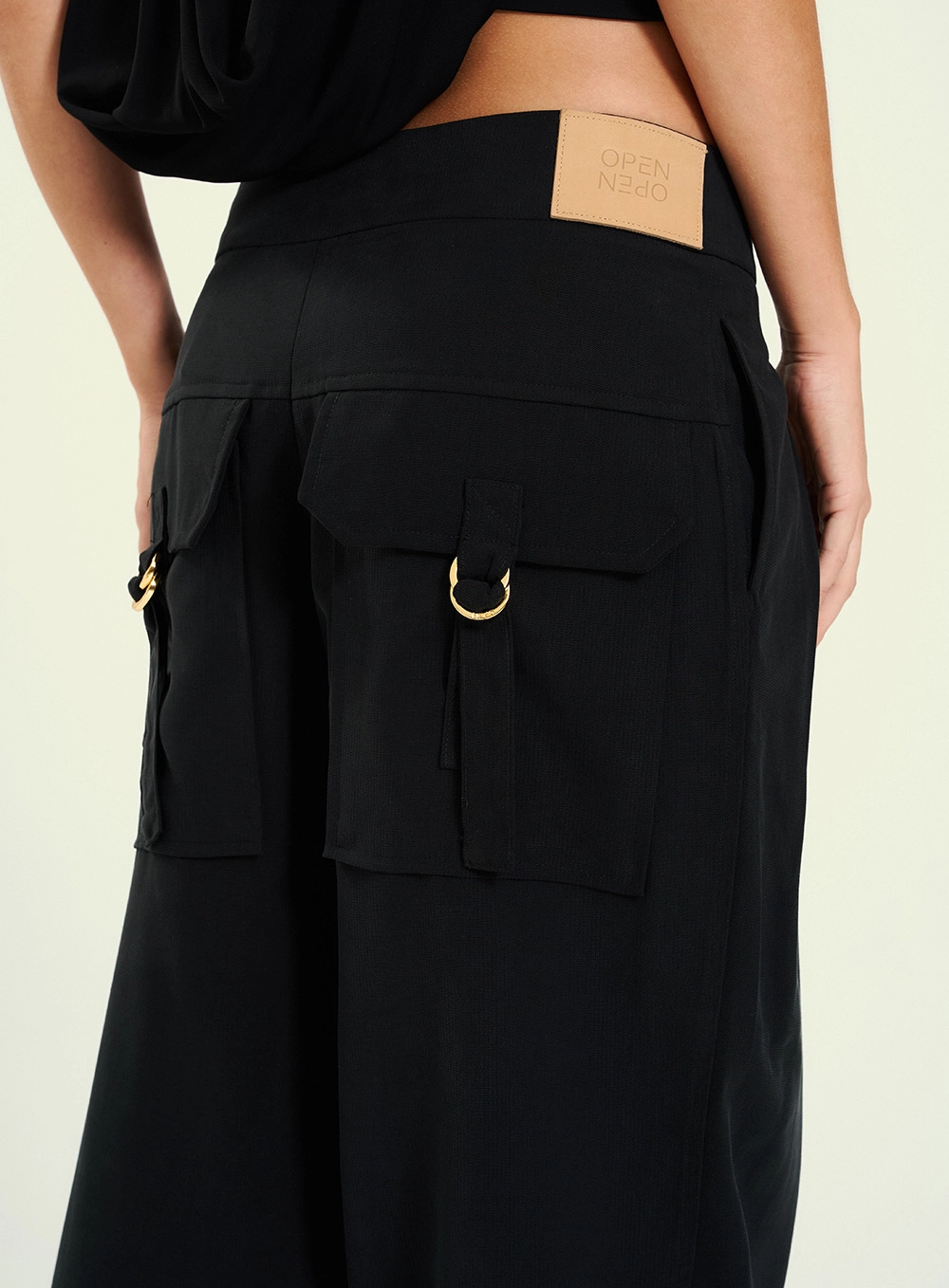 Calça Feminina Pantalona Monumental Com Bolsos Preto 4