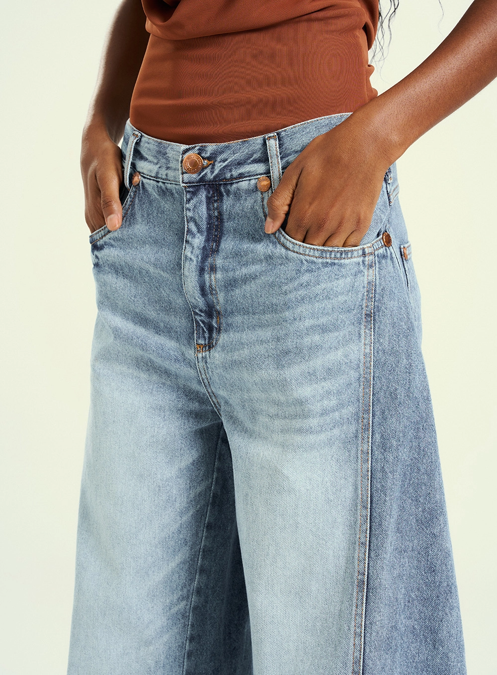 Calça Feminina Jeans Monumental Com Silhueta Índigo 3