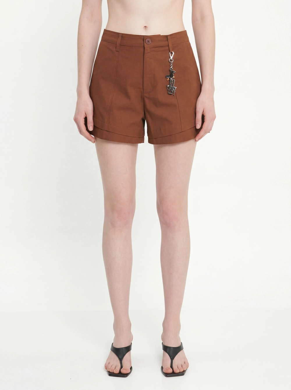 Short Alfaiataria Trapeze Média Com Chaveiro Marrom 3