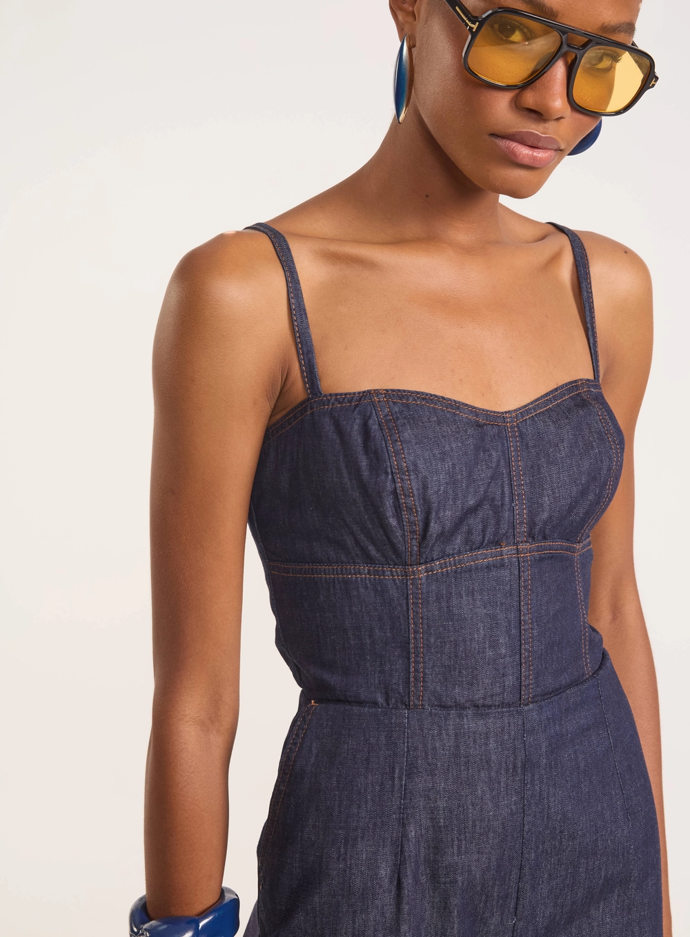 Macacão Jeans Bustier Com Costas Vazadas Índigo