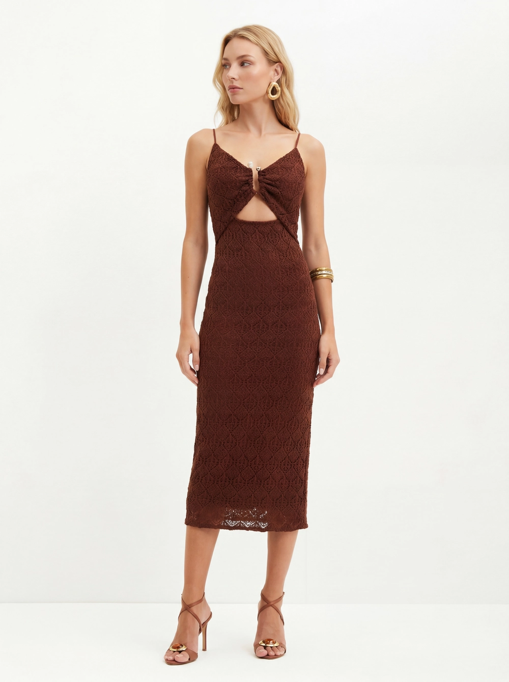 Vestido Midi Em Renda Com Recorte Frontal - Slim Marrom 3