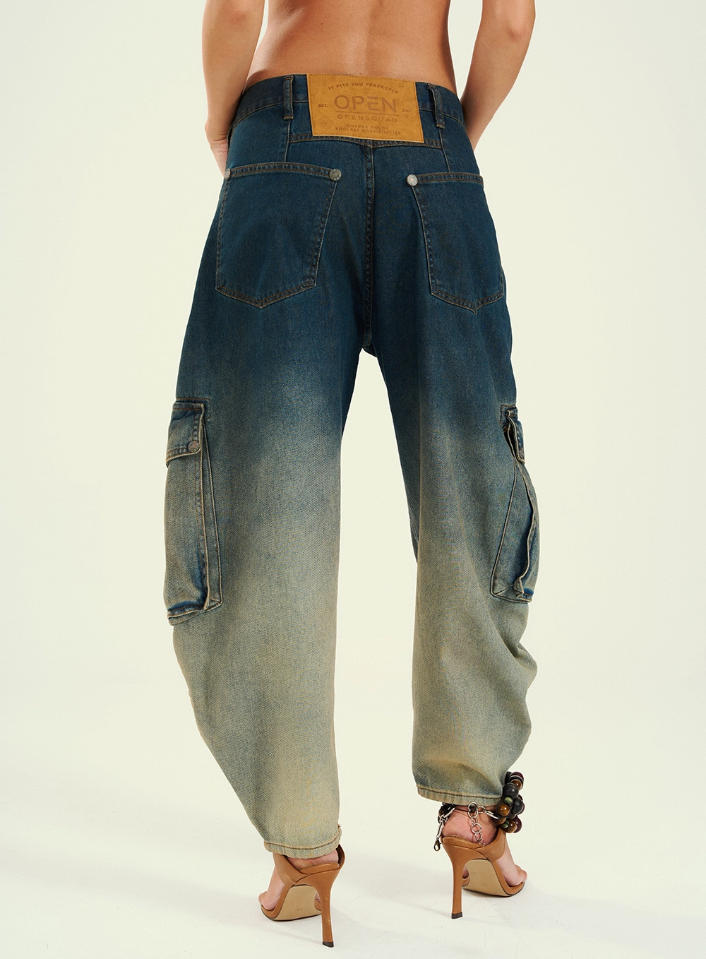 Calça Feminina Jeans Barrel  Efeito Smashed Azul 2