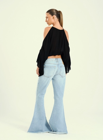 Calça Feminina Flare Jeans Com Barra Assimétrica