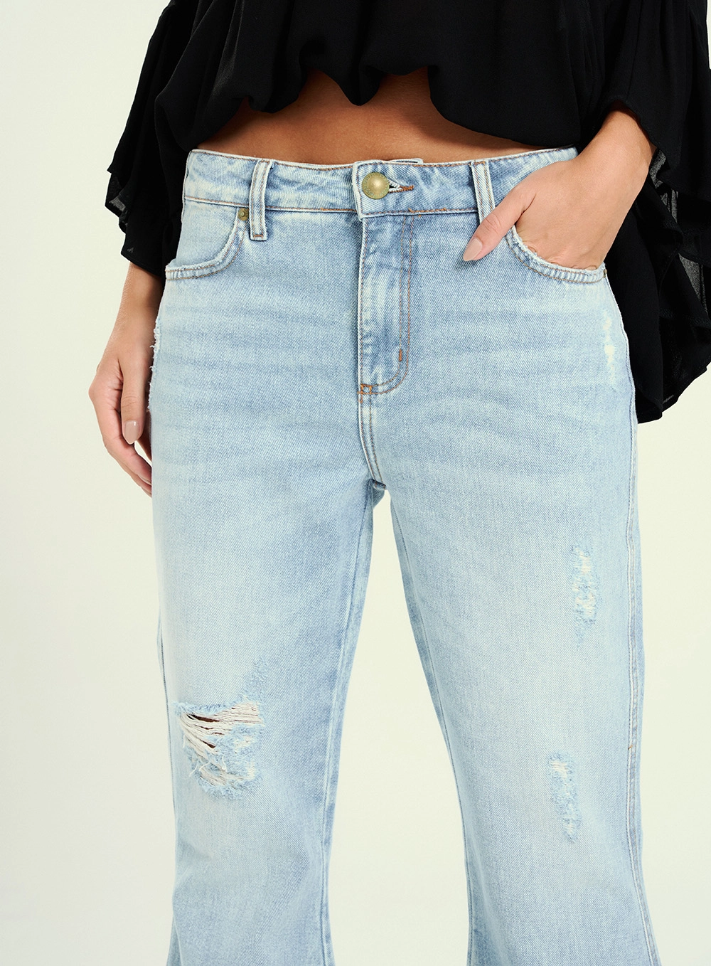 Calça Feminina Flare Jeans Com Barra Assimétrica Índigo 3