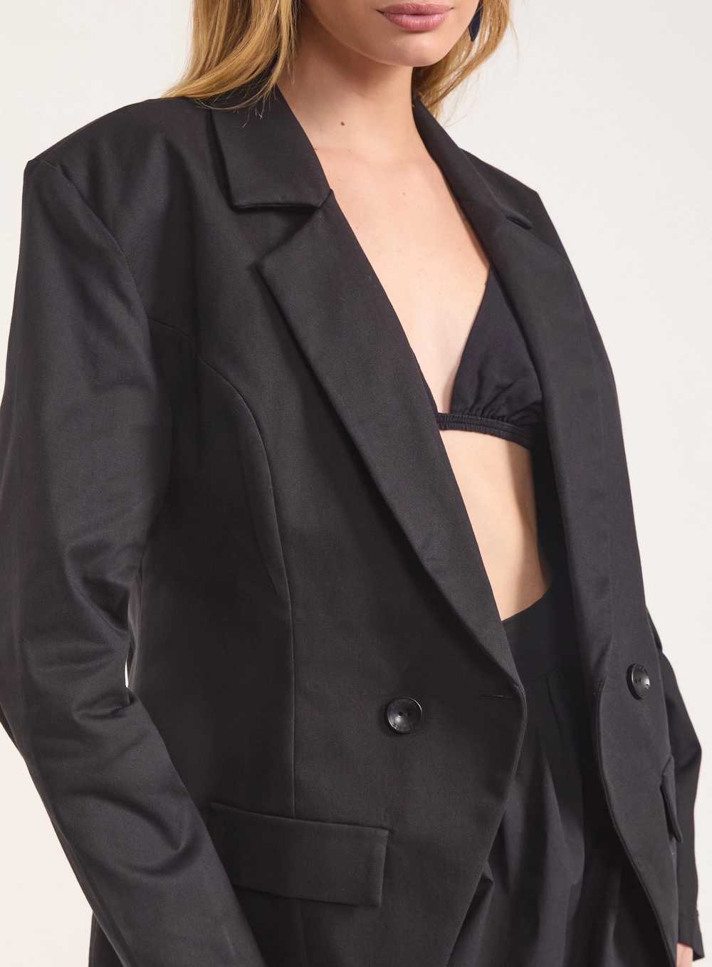Blazer Oversized Com Lapela E Botões Preto