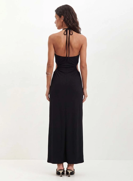 Vestido Feminino Com Recortes Vazados - Evasê