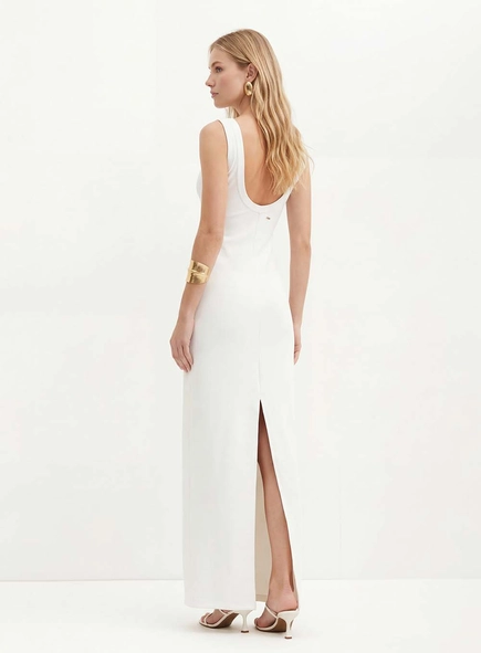 Vestido Feminino Com Decote Nas Costas - Slim