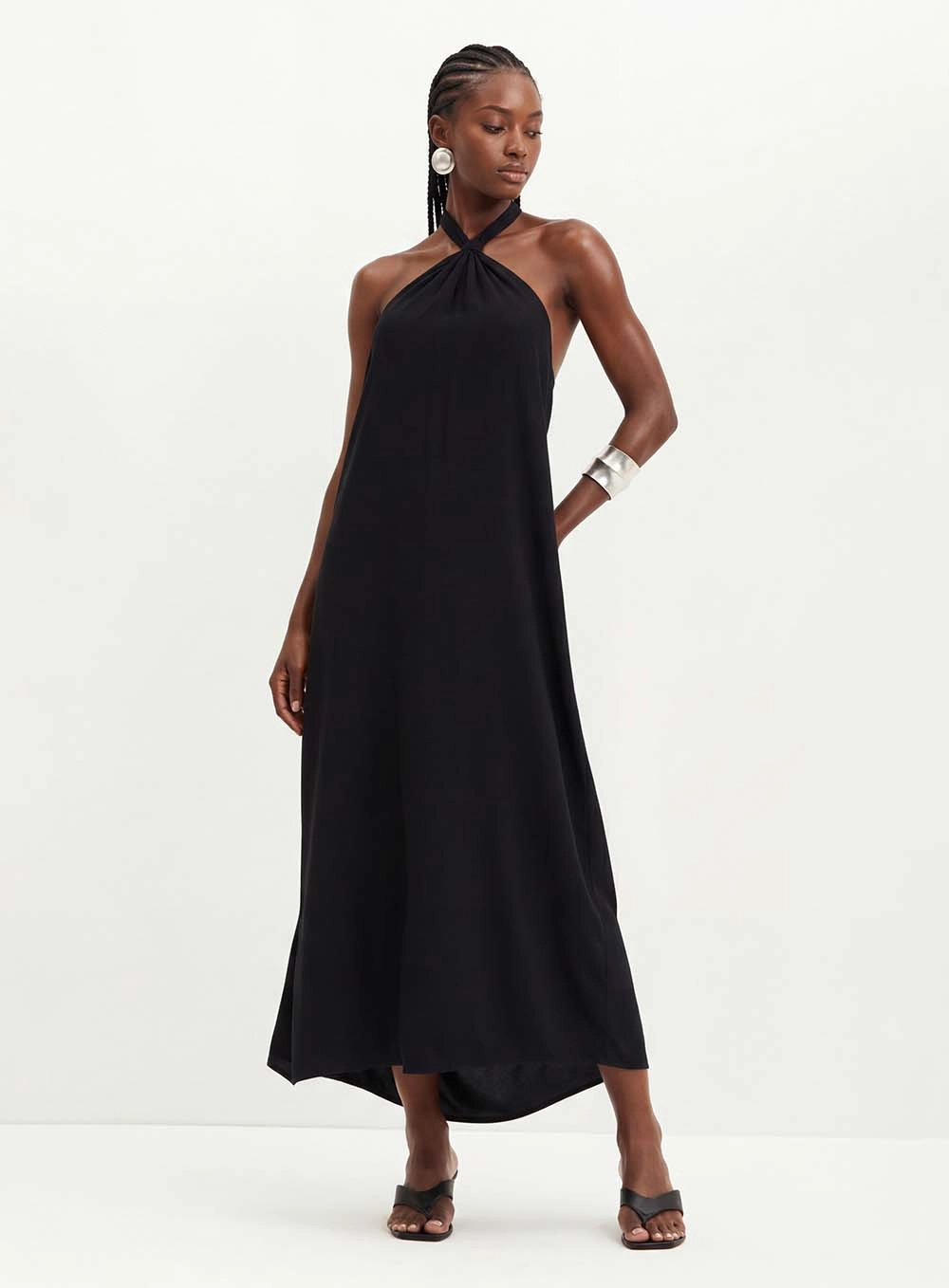 Vestido Feminino Com Costas Abertas - Evasê Preto 1