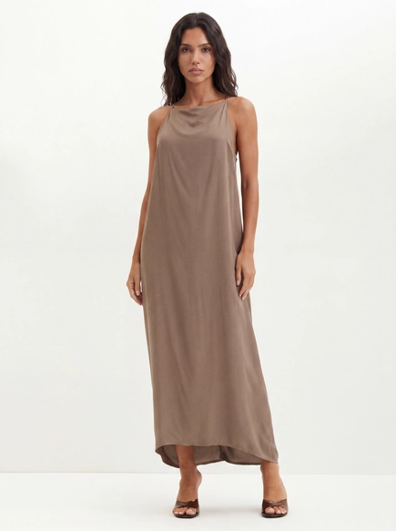 Vestido Com Costas Abertas E Decote Halter - Evasê