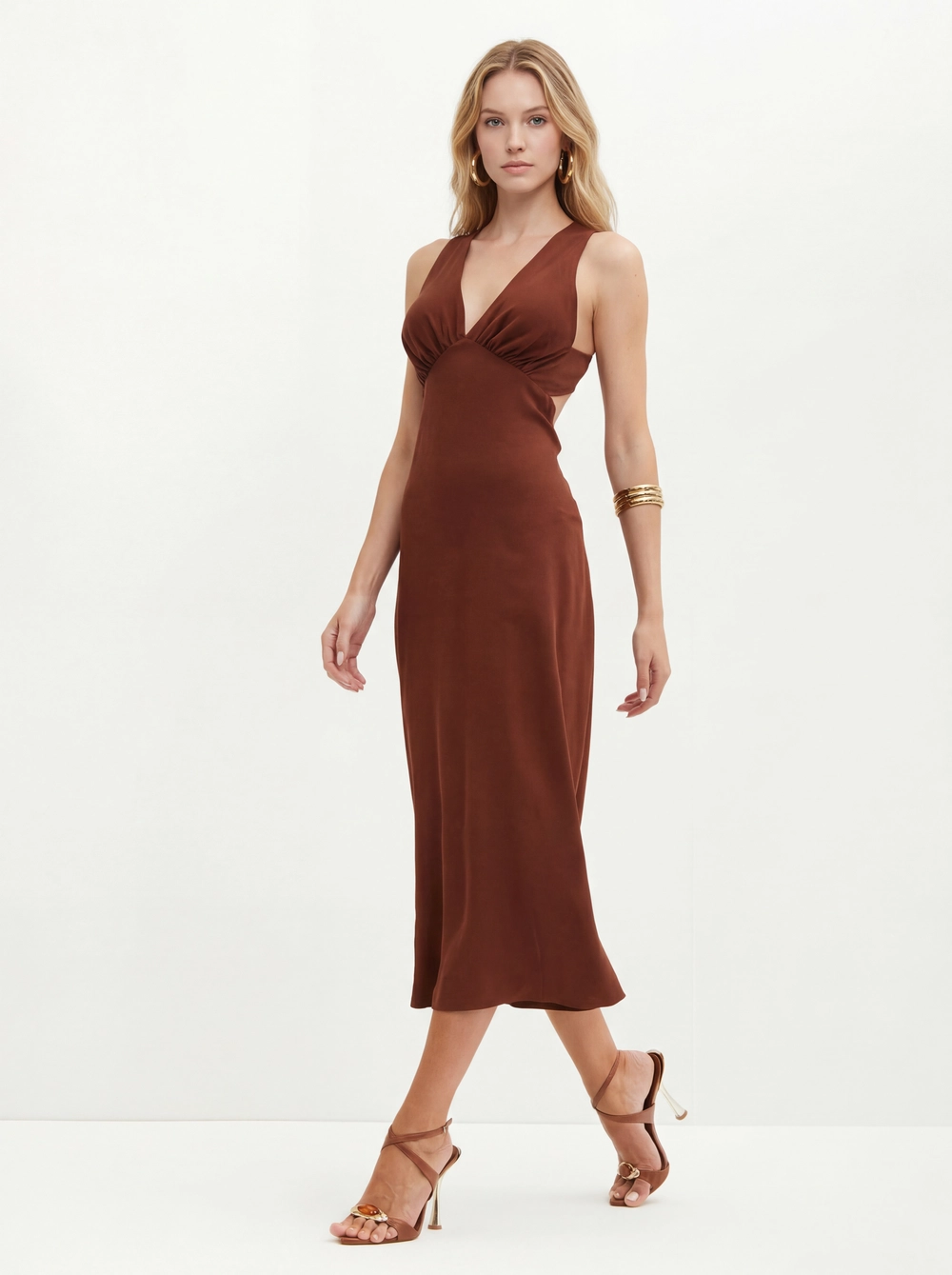 Vestido Com Decote V E Costas Abertas - Godê Marrom 3