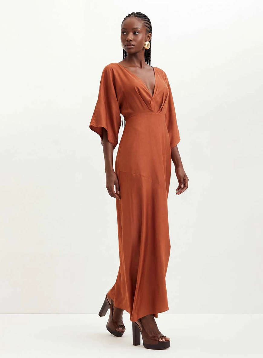 Vestido Com Decote Transpassado E Costas Abertas Marrom 3
