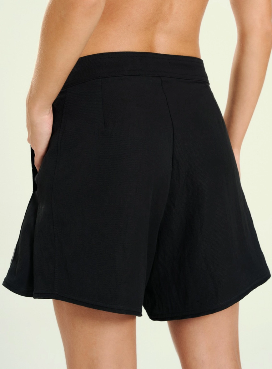 Shorts Feminino Alfaiataria Bordado Preto 2