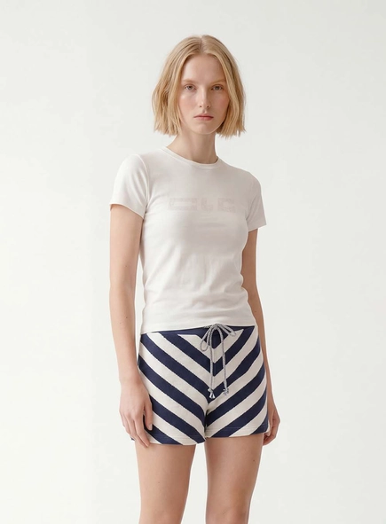 Camiseta Feminina Baby Look Com Detalhe