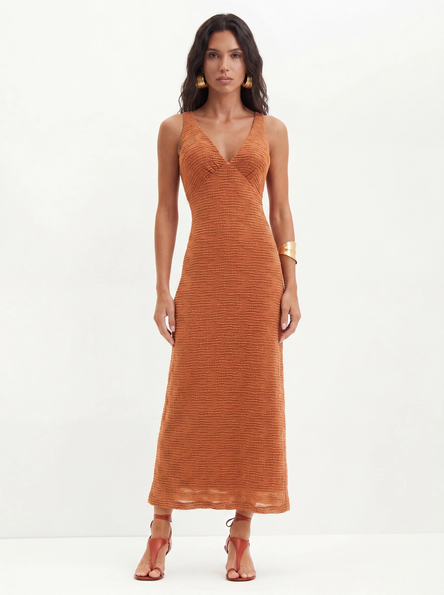 Vestido Texturizado Com Decote Transpassado - Slim Marrom 1