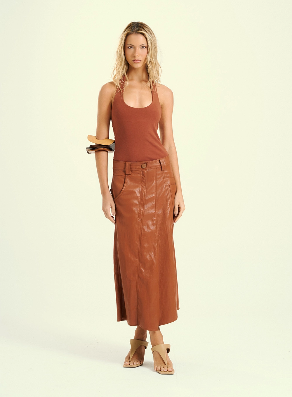Saia Midi Pu Com Bolsos Cargo Marrom 1