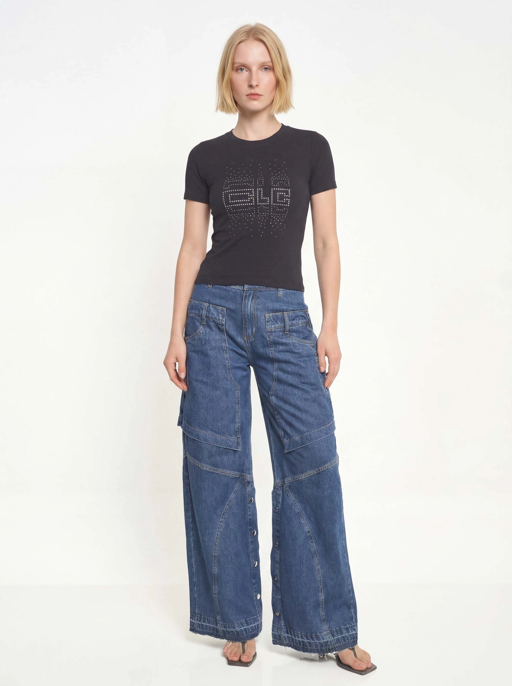Camiseta Feminina Baby Look Com Aplicação Preto 4