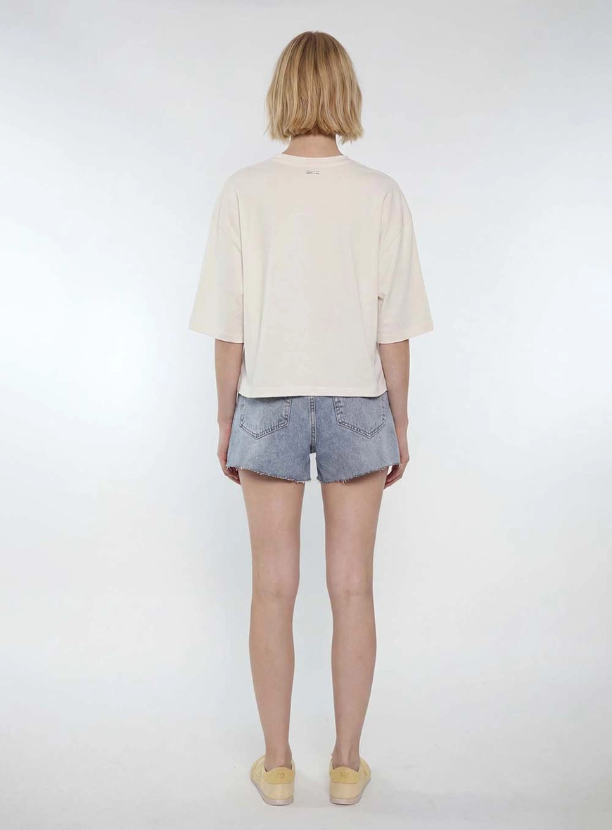 Camiseta Feminina Box Over Estampada Off Shell 4