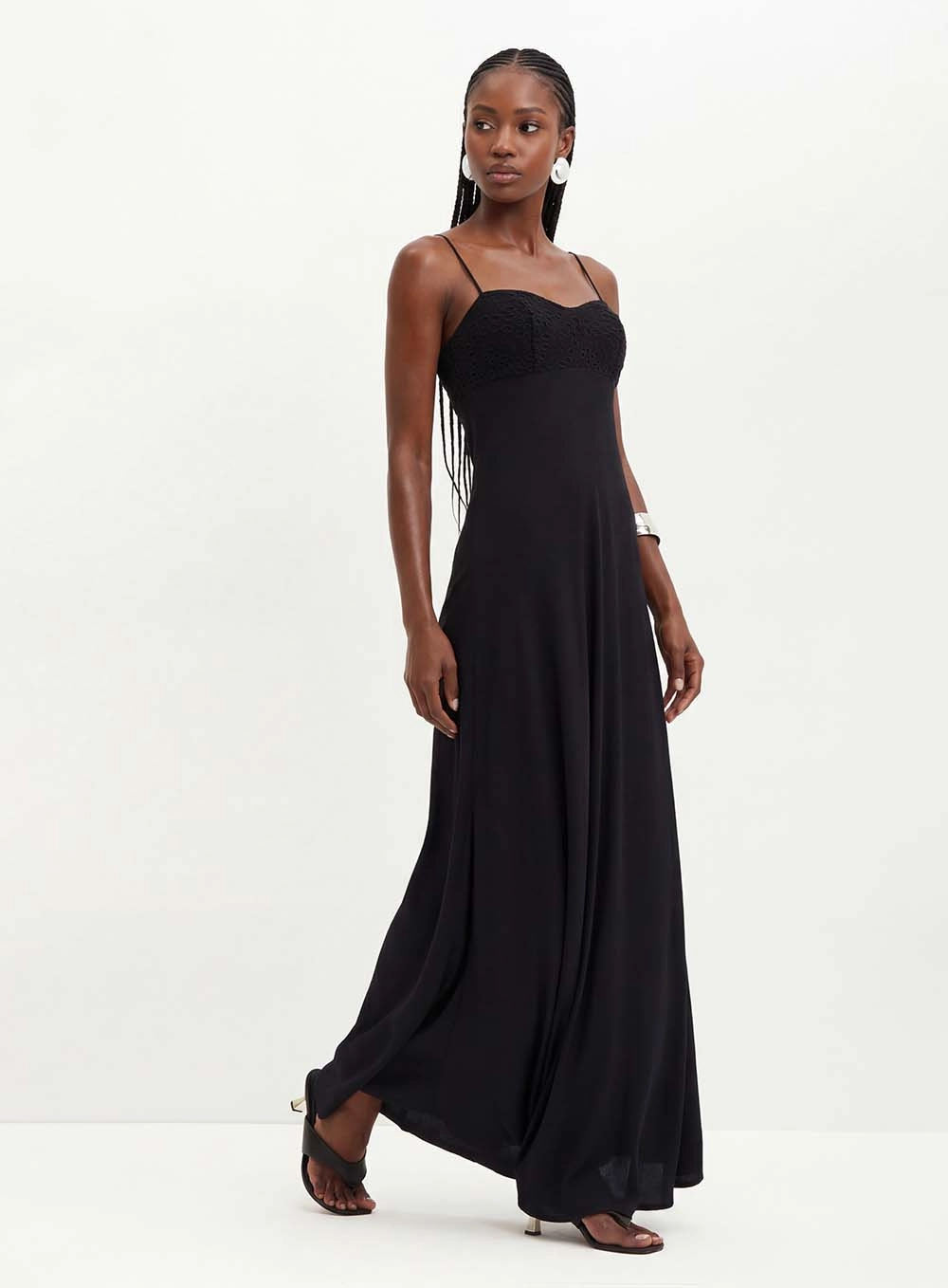 Vestido Longo Com Detalhe Em Laise - Evasê Preto 3