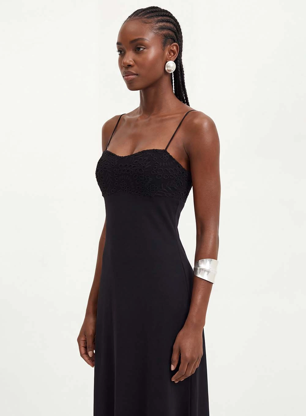 Vestido Longo Com Detalhe Em Laise - Evasê Preto 4