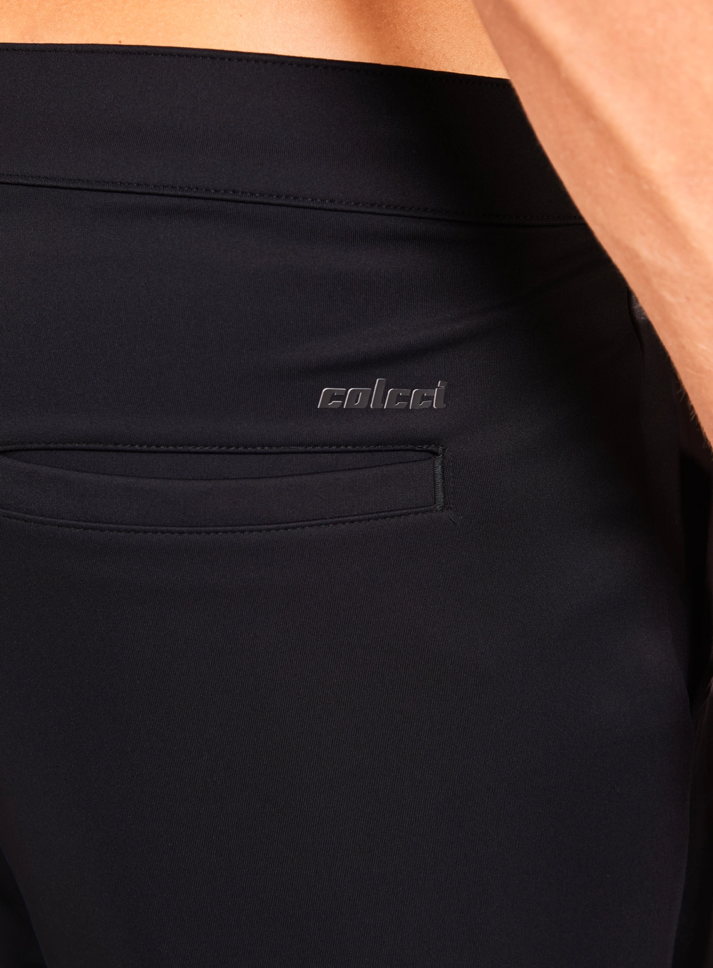 Calça Masculina Com Bolsos E Botão Preto