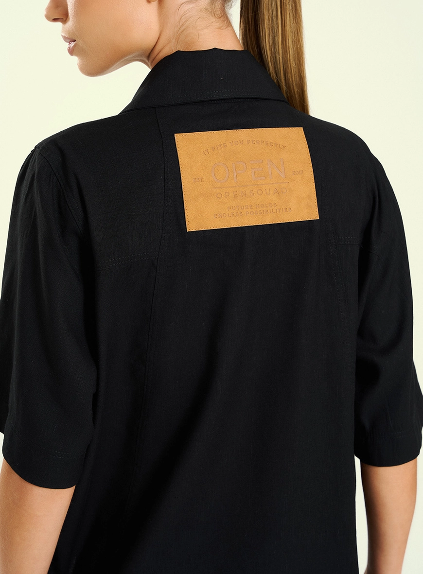 Camisa Feminina Manga Curta Com Bolsos Preto 5