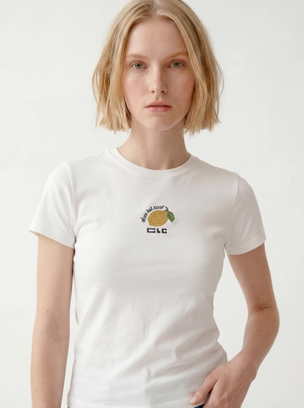 Camiseta Feminina Slim Com Bordado