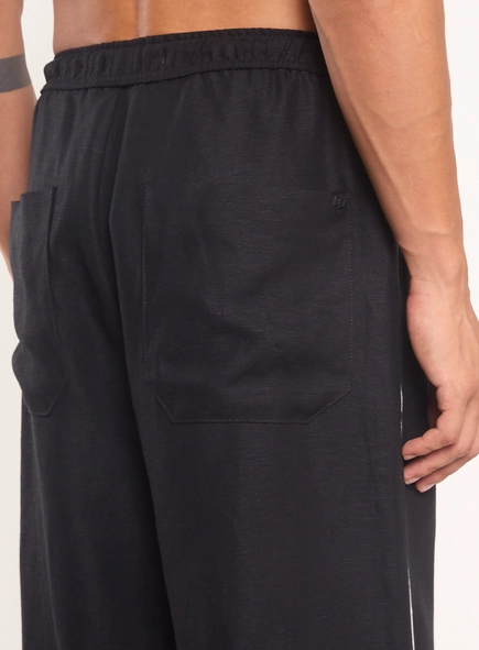 Calça Masculina Com Cadarço E Detalhe Lateral Preto