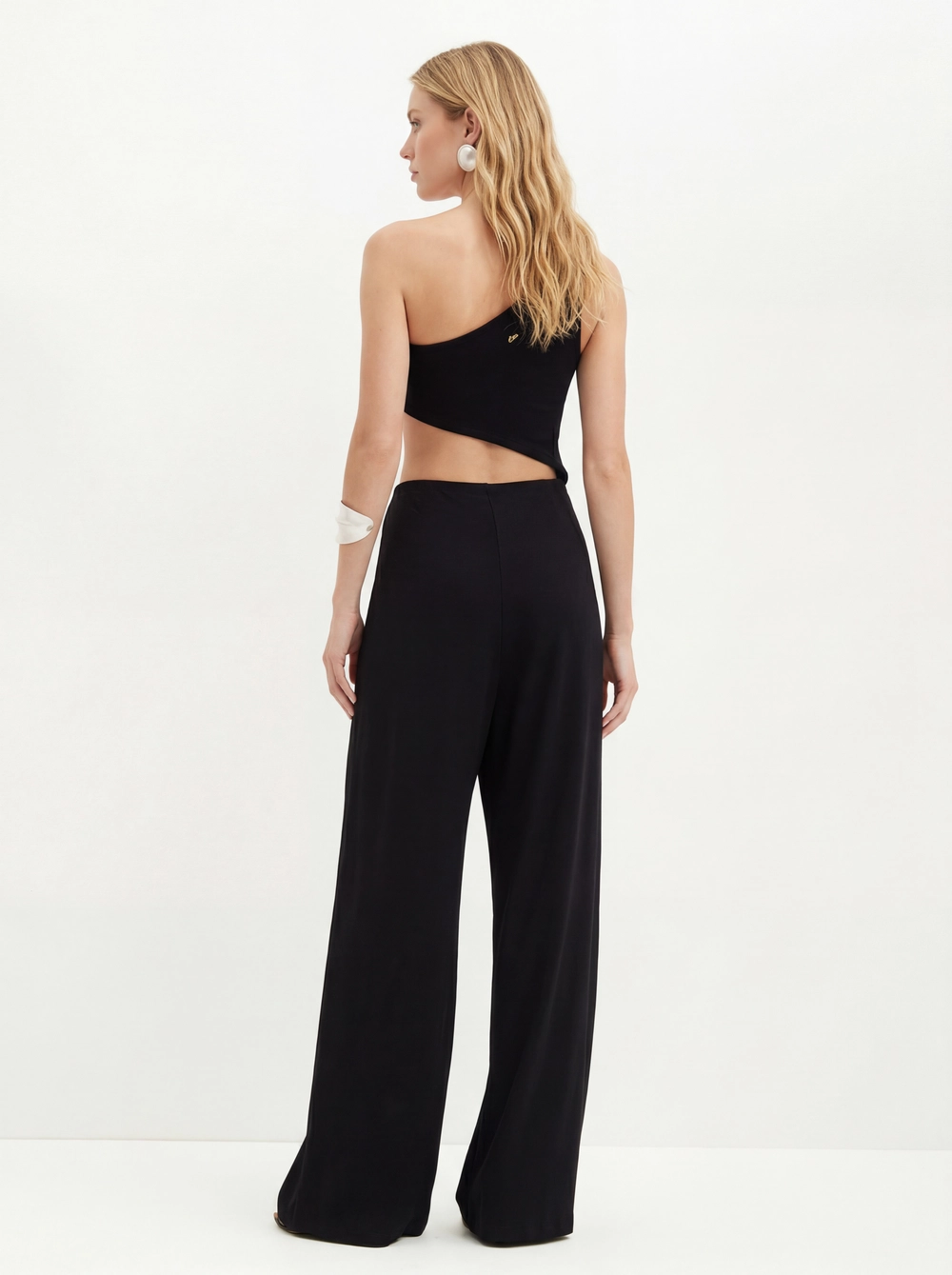 Macacão Um Ombro Só Com Aplicações - Pantalona Preto 2