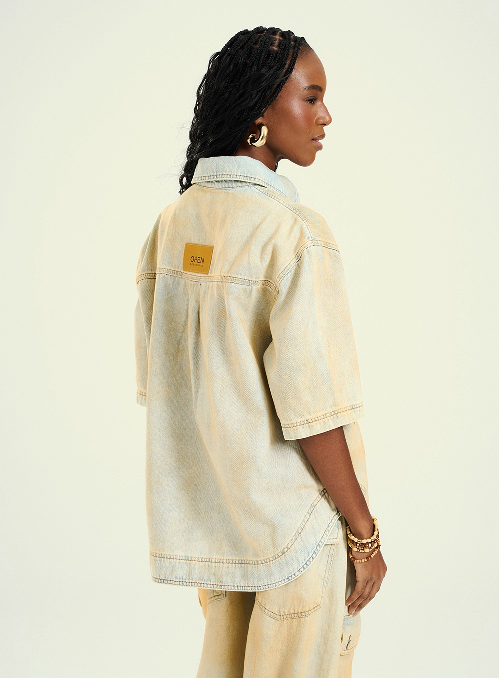 Camisa Feminina Jeans Oversized Com Manga Curta Índigo 2