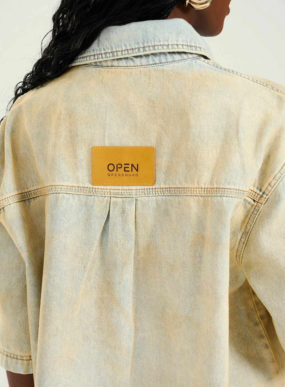 Camisa Feminina Jeans Oversized Com Manga Curta Índigo 3