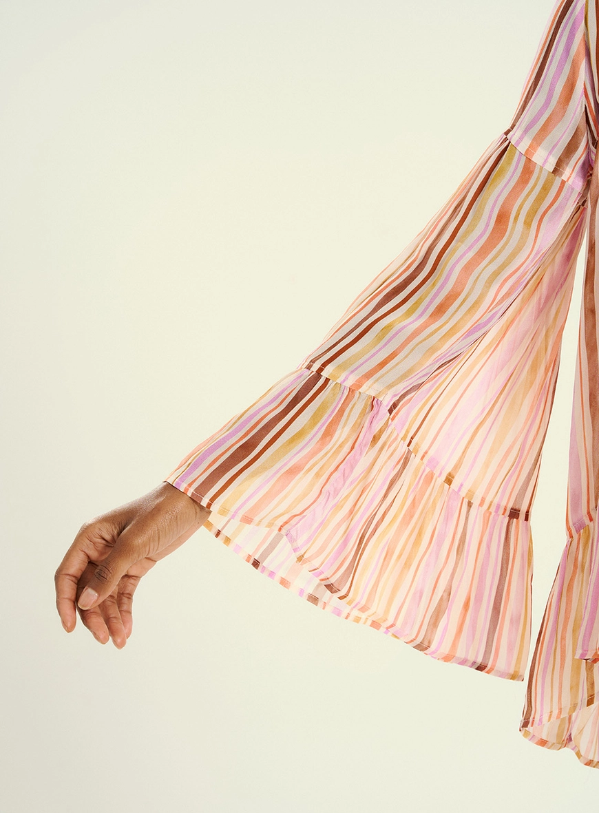 Camisa Feminina Oversized Listrada Com Mangas Sino Estampados 3
