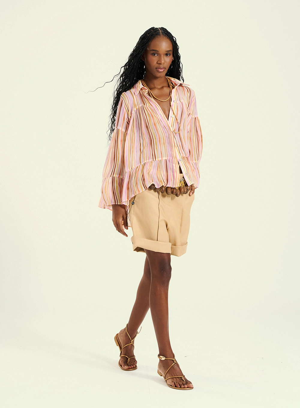Camisa Feminina Oversized Listrada Com Mangas Sino Estampados 4