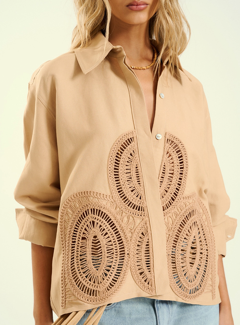 Camisa Feminina Oversized Linho Bordada Bege 3