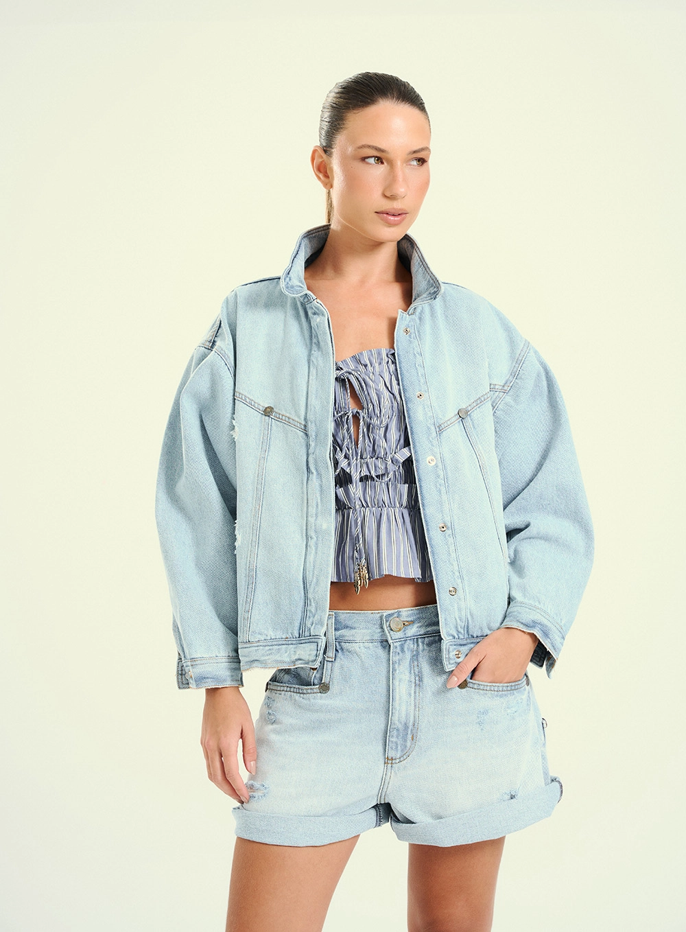 Jaqueta Feminina Jeans Efeito Destroyed Índigo 4
