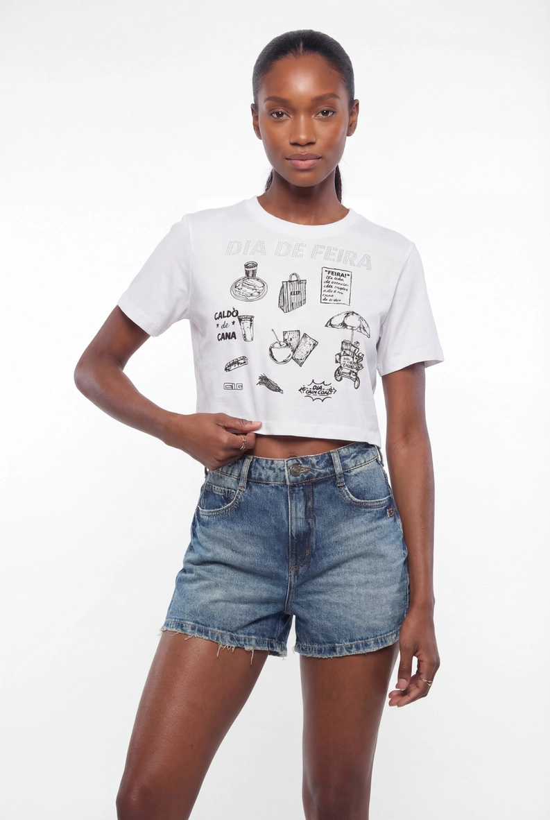 Camiseta Feminina Regular Com Aplicação Puro Suco Branco 1