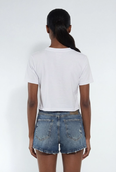 Camiseta Feminina Regular Com Aplicação Puro Suco