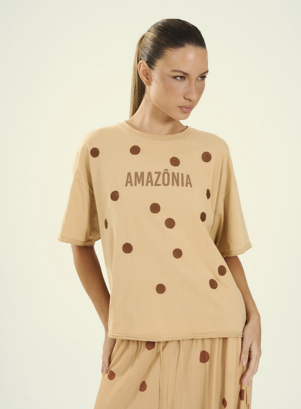 Camiseta Feminina Com Estampa Bege 1