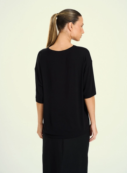 Camiseta Feminina  Com Logo Frontal