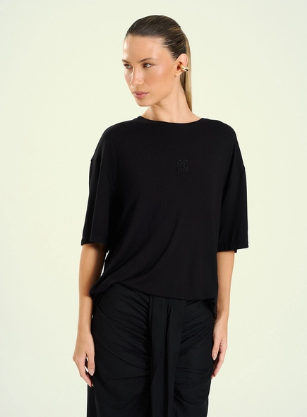 Camiseta Feminina  Com Logo Frontal