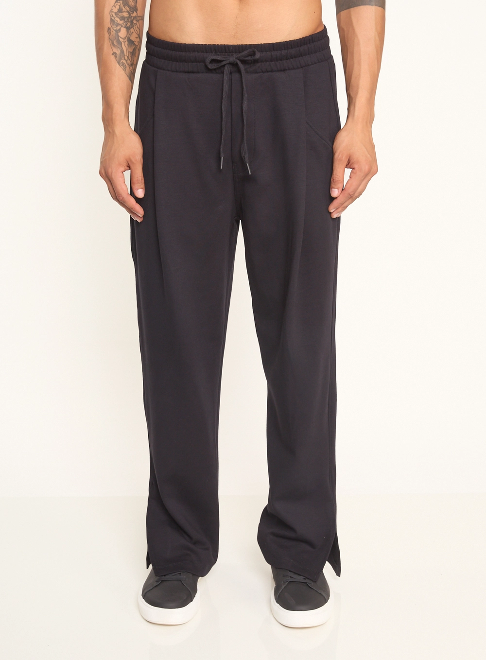 Calça Masculina Com Amarração E Fenda Preto