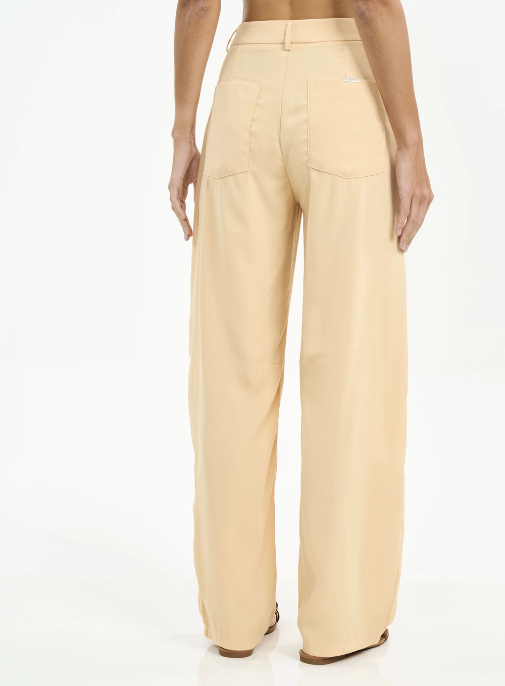 Calça Feminina Pantalona Com Bolsos Bege