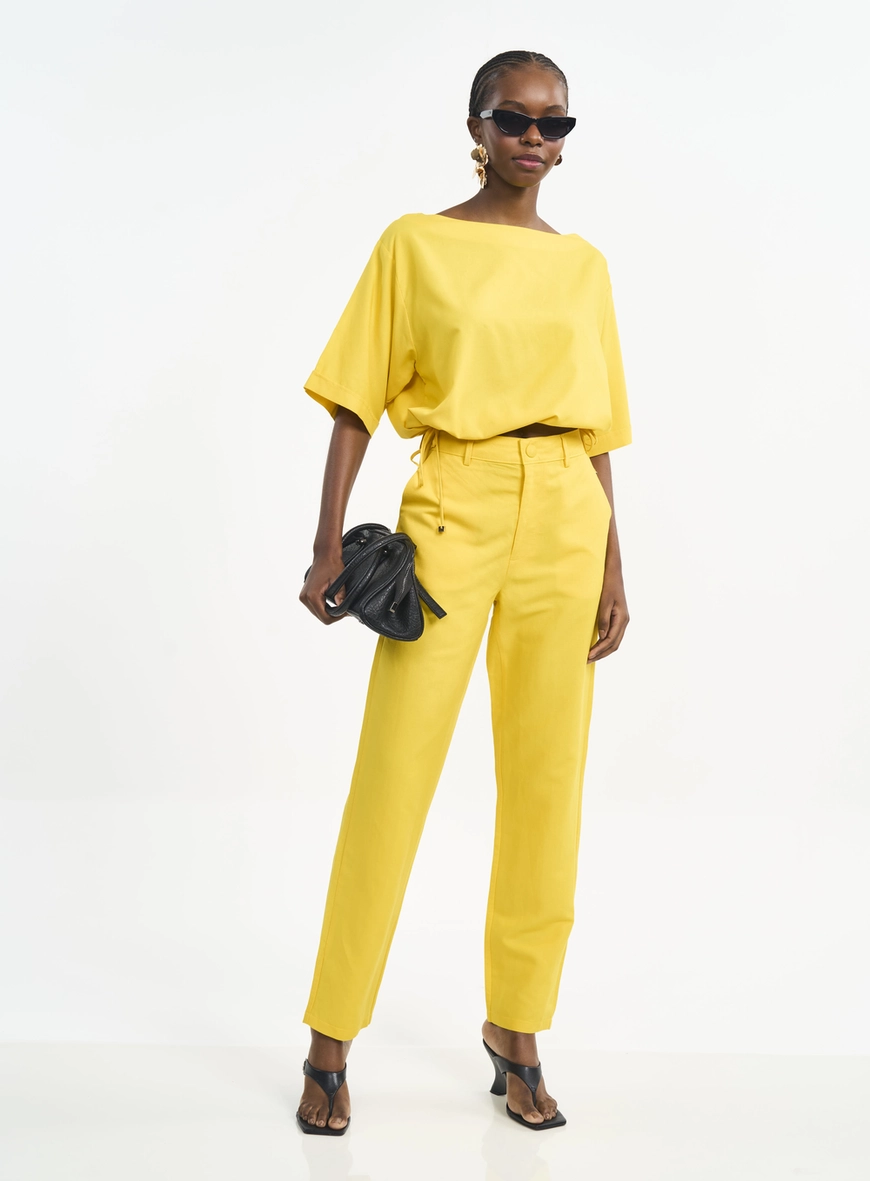 Calça Feminina Alfaiataria Com Bolsos