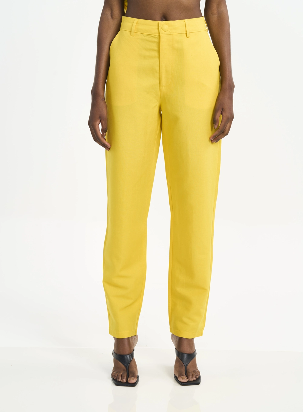 Calça Feminina Alfaiataria Com Bolsos Amarelo