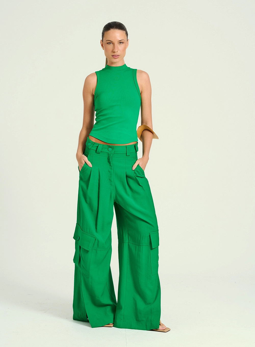 Blusa Feminina Com Gola Alta Verde 4