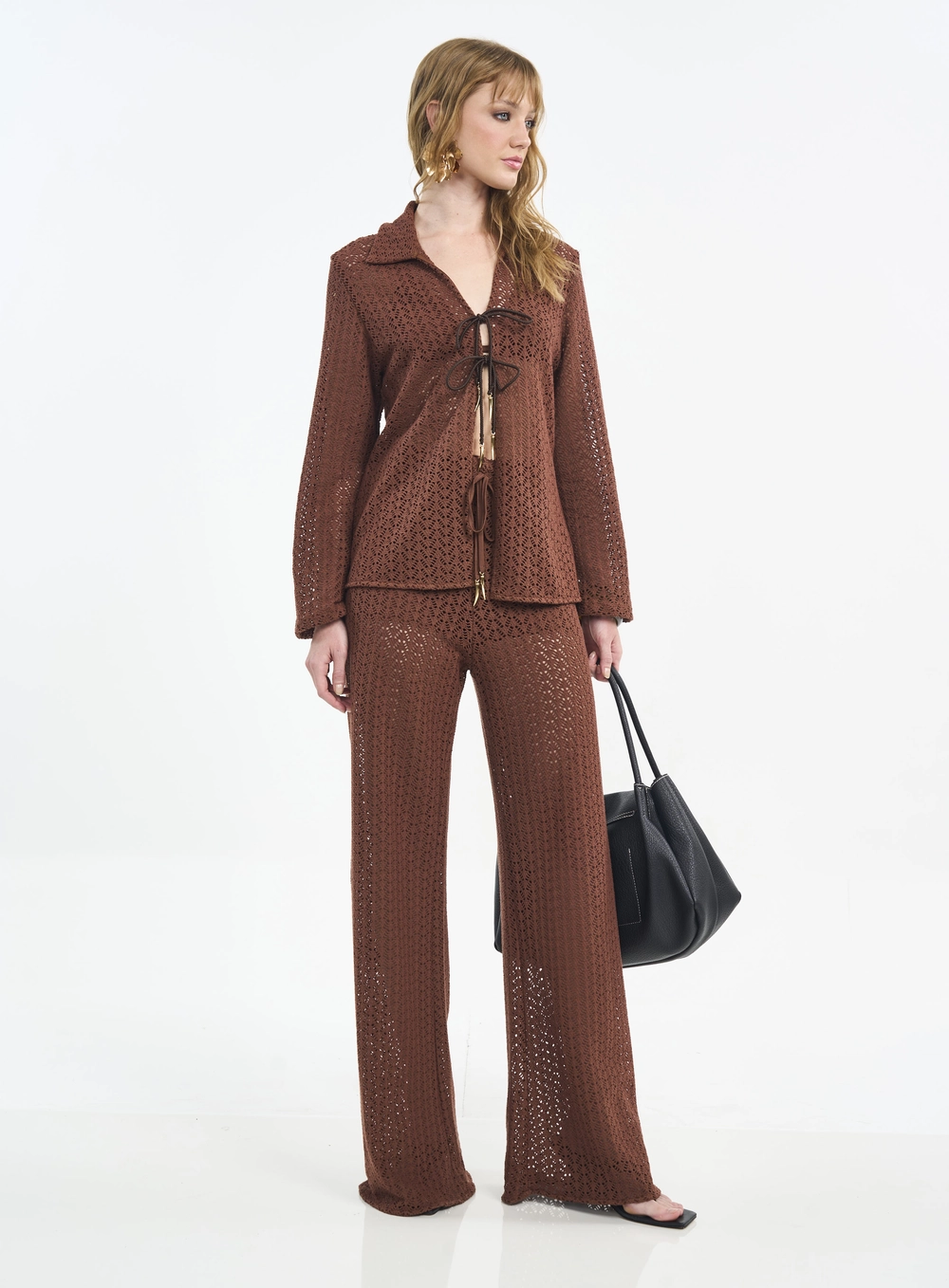 Calça Feminina Wide Leg Com Amarração E Textura Marrom
