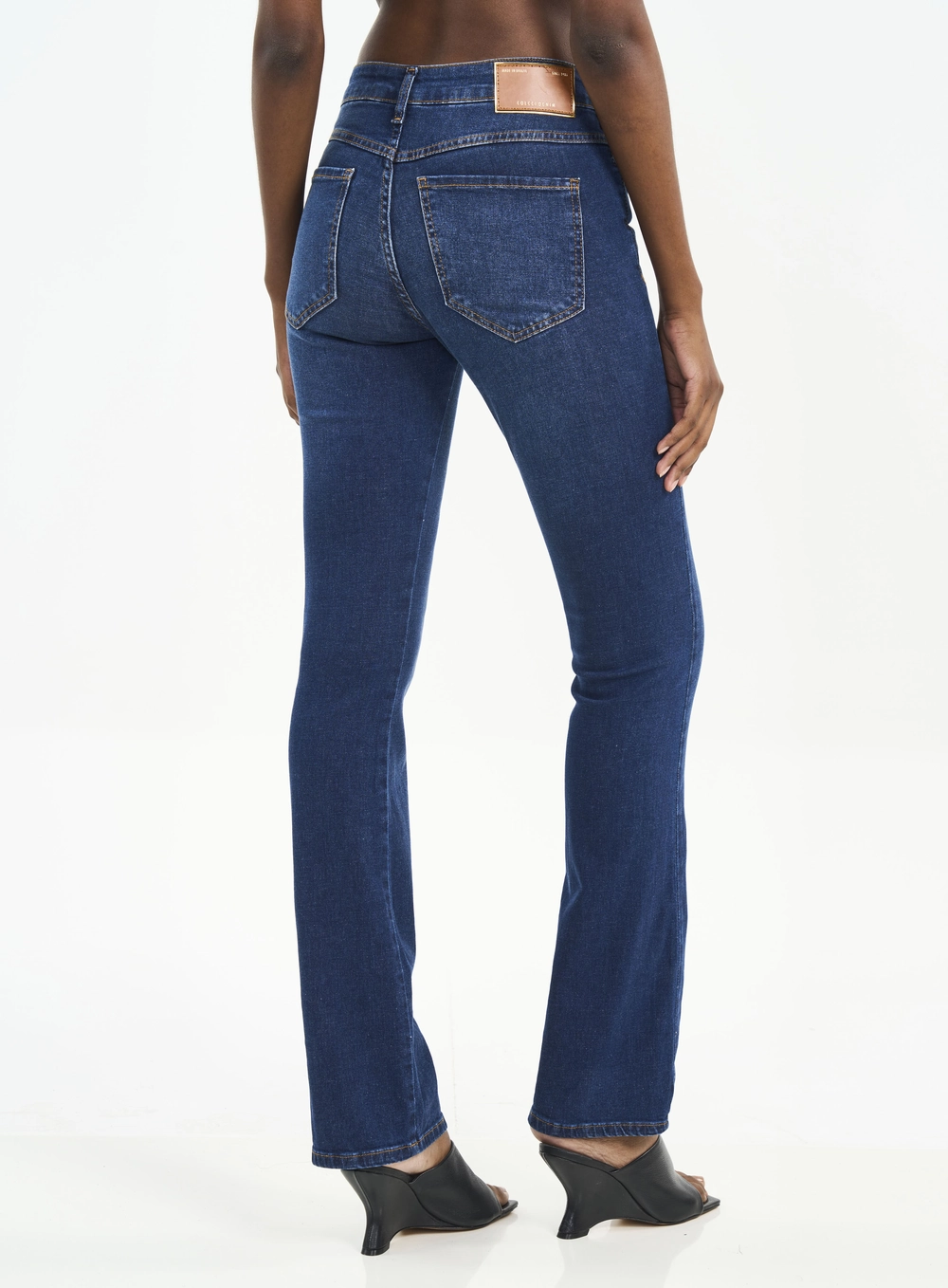 Calça Jeans Feminina Reta Bia Com Bolsos Índigo