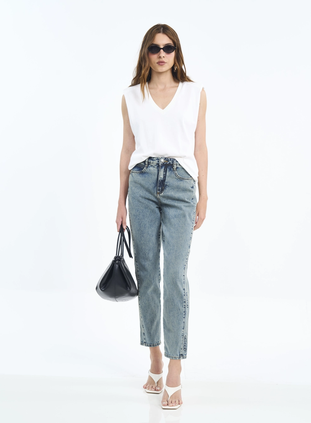 Calça Feminina Jeans Com Escrita E Bolsos Índigo