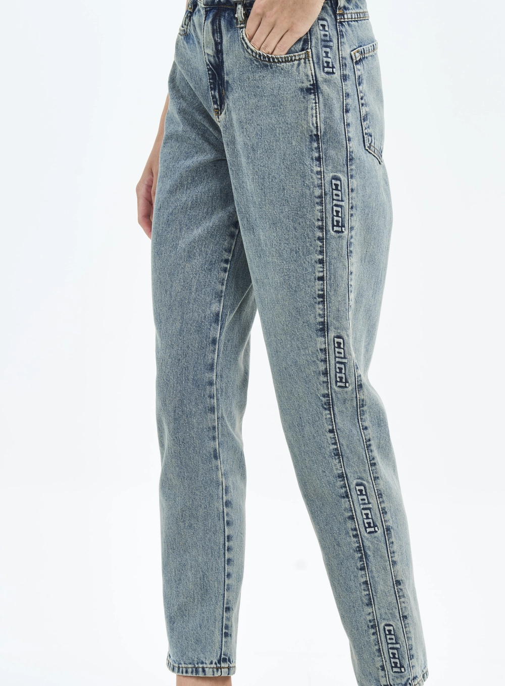 Calça Feminina Jeans Com Escrita E Bolsos Índigo